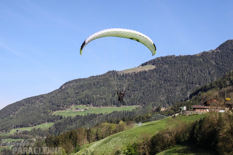 DH18_15_Luesen-Paragliding-186.jpg