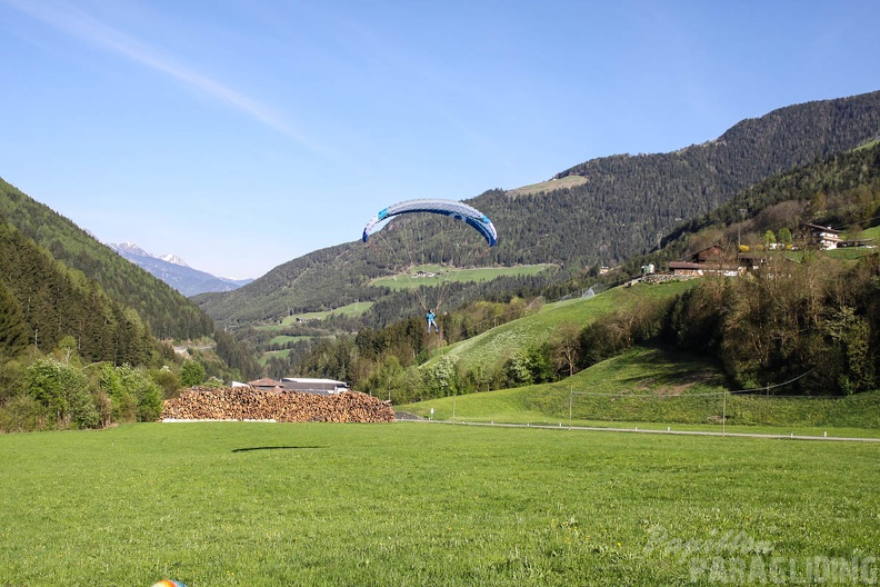 DH18_15_Luesen-Paragliding-196.jpg