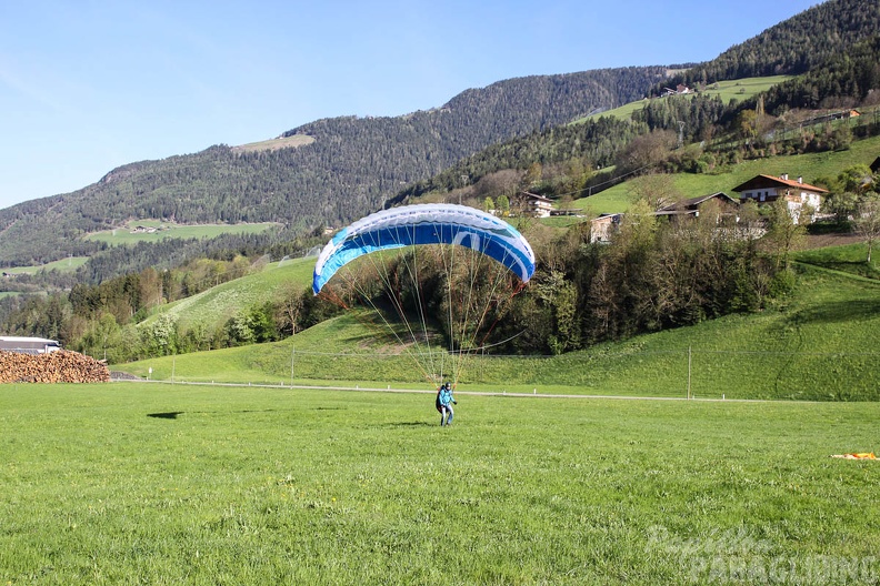 DH18_15_Luesen-Paragliding-199.jpg