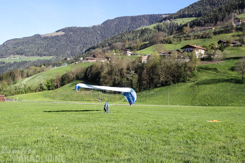 DH18_15_Luesen-Paragliding-200.jpg
