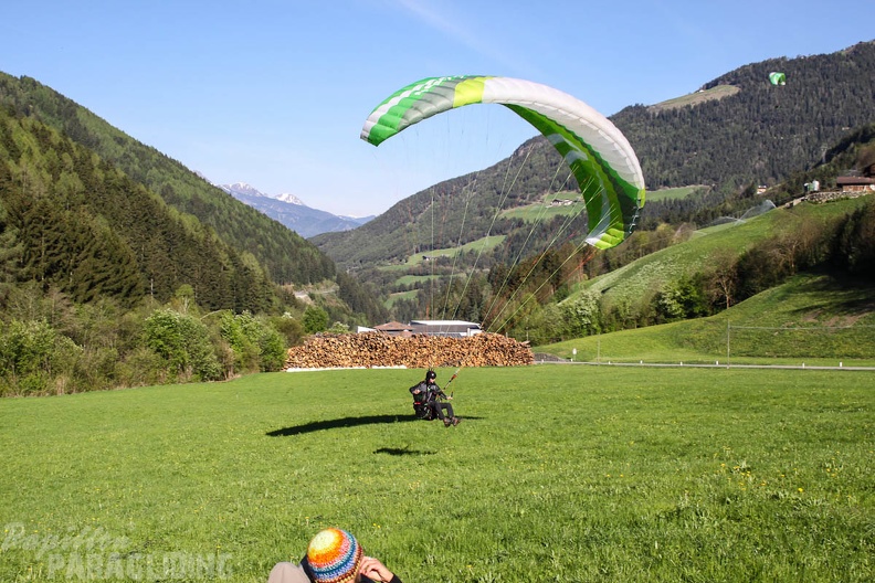 DH18_15_Luesen-Paragliding-207.jpg