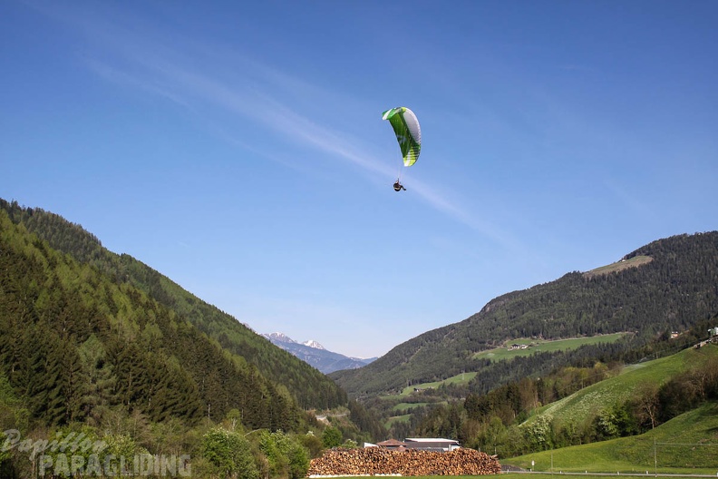DH18_15_Luesen-Paragliding-218.jpg