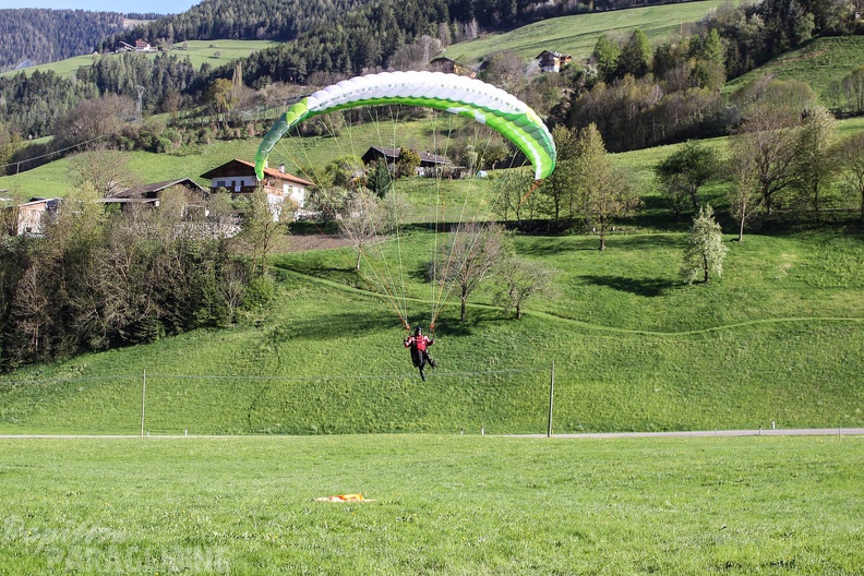 DH18_15_Luesen-Paragliding-219.jpg