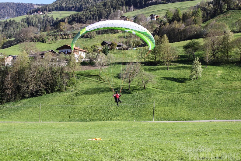 DH18_15_Luesen-Paragliding-219.jpg