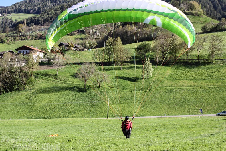 DH18_15_Luesen-Paragliding-220.jpg