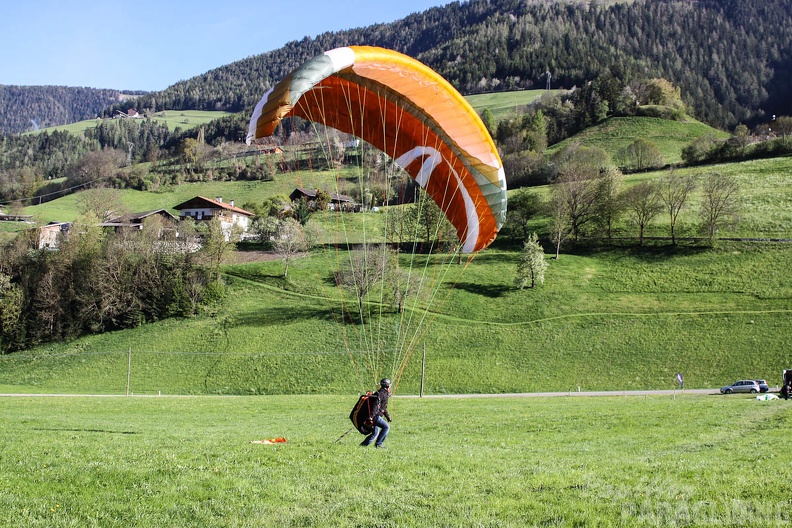 DH18 15 Luesen-Paragliding-229