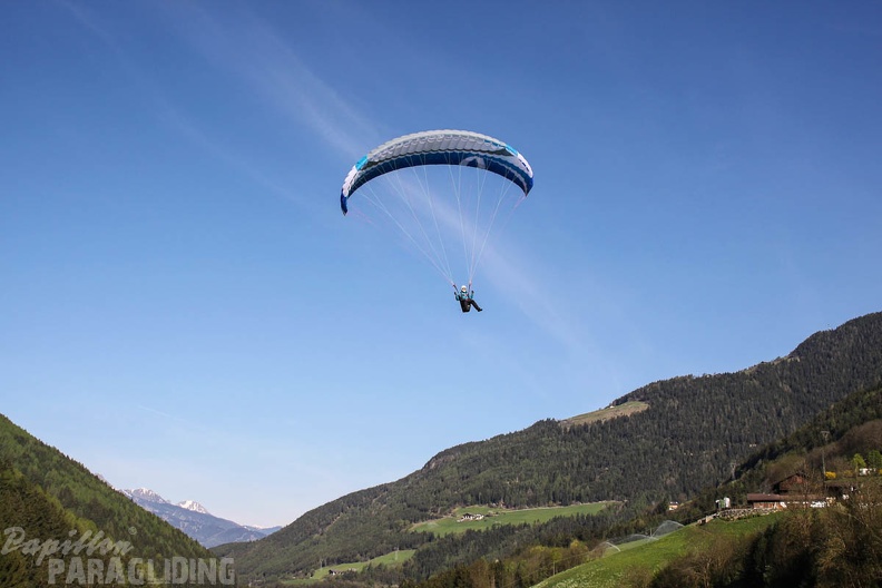 DH18_15_Luesen-Paragliding-245.jpg