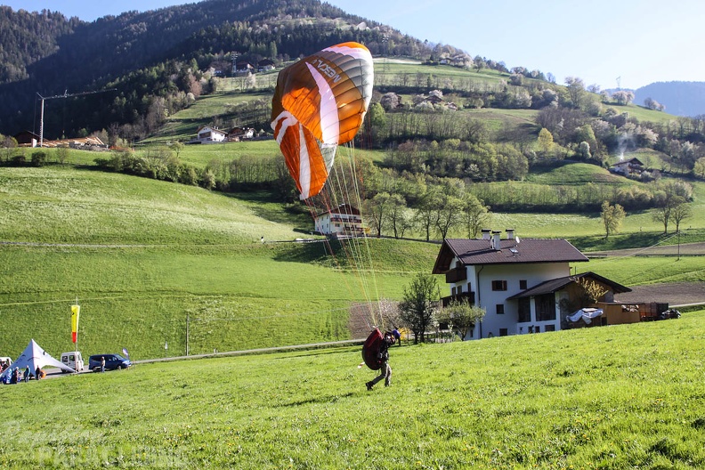 DH18 15 Luesen-Paragliding-257