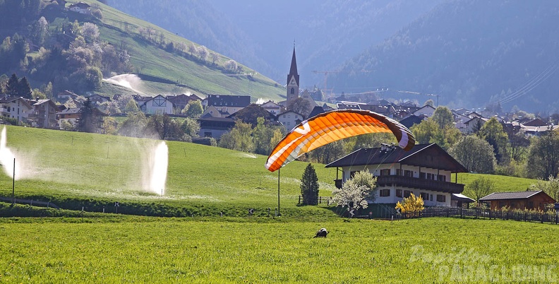 DH18 15 Luesen-Paragliding-266