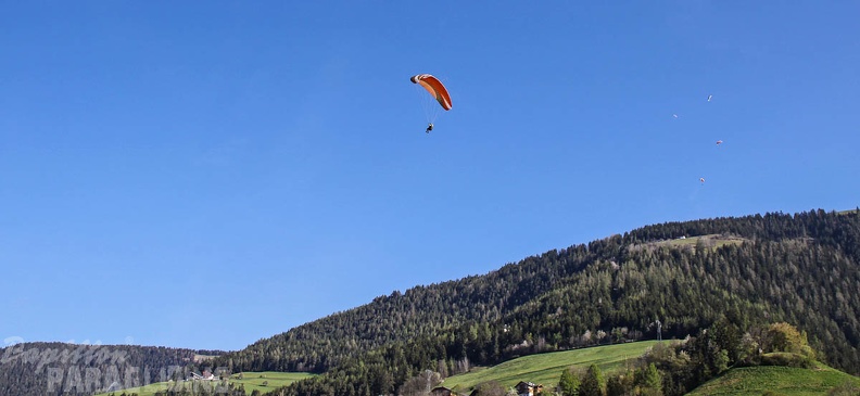 DH18 15 Luesen-Paragliding-269