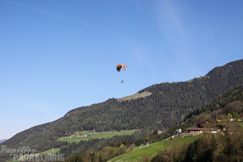 DH18 15 Luesen-Paragliding-273