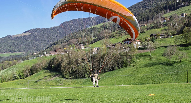 DH18 15 Luesen-Paragliding-279