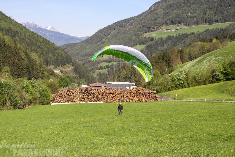 DH18_15_Luesen-Paragliding-291.jpg