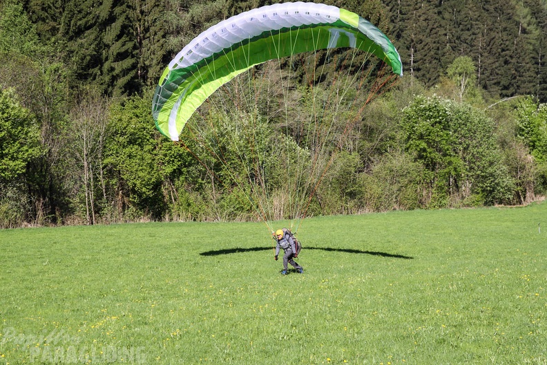 DH18 15 Luesen-Paragliding-295