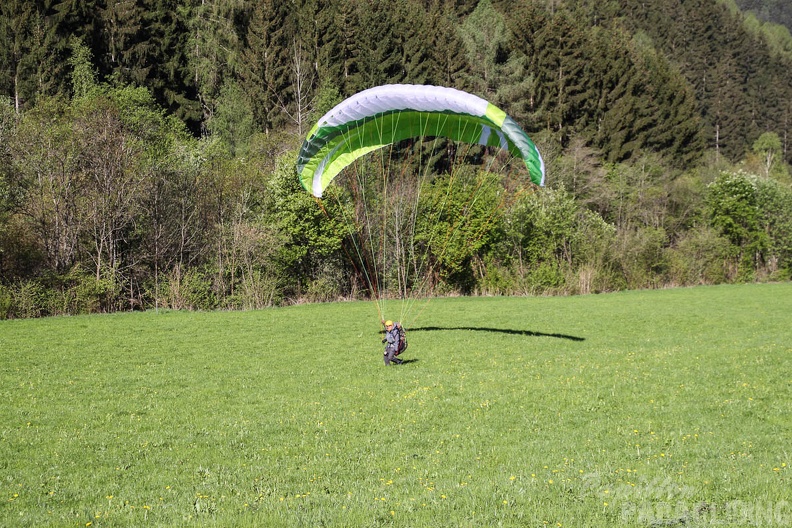 DH18 15 Luesen-Paragliding-296