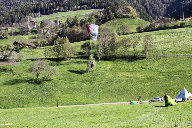 DH18 15 Luesen-Paragliding-299