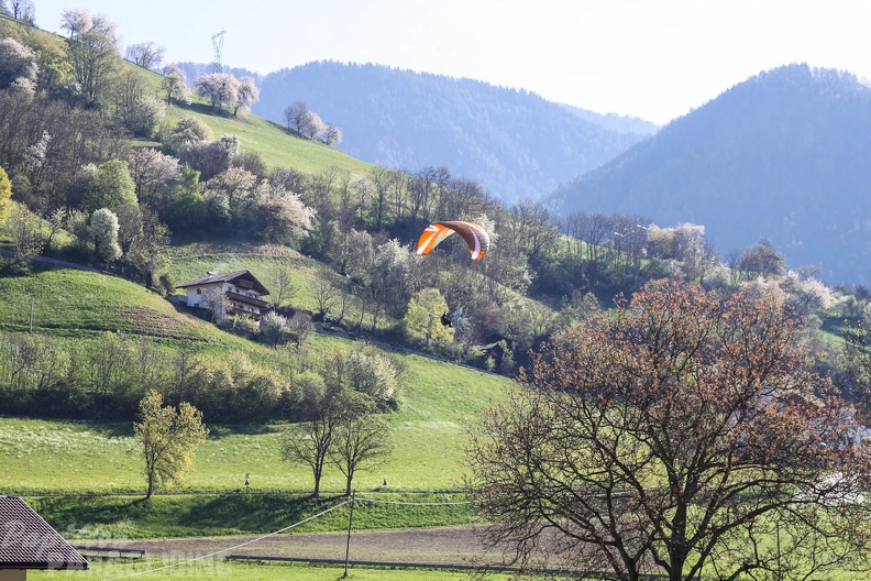 DH18 15 Luesen-Paragliding-308