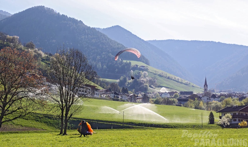 DH18 15 Luesen-Paragliding-319