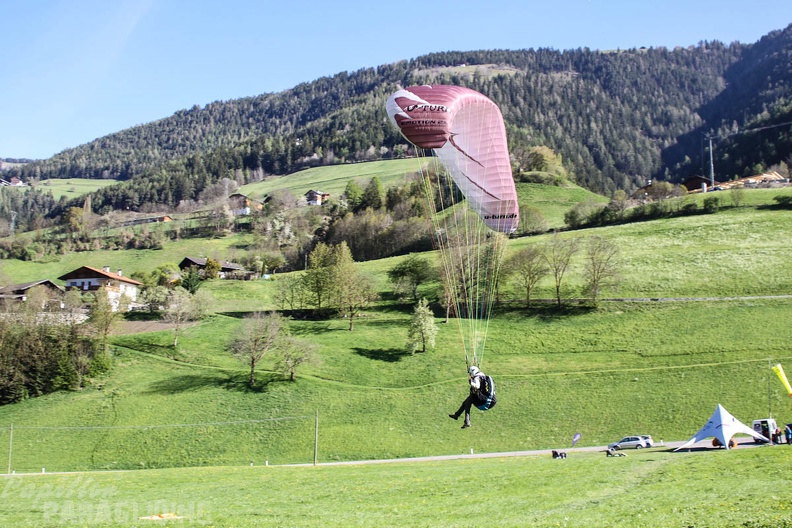 DH18 15 Luesen-Paragliding-324