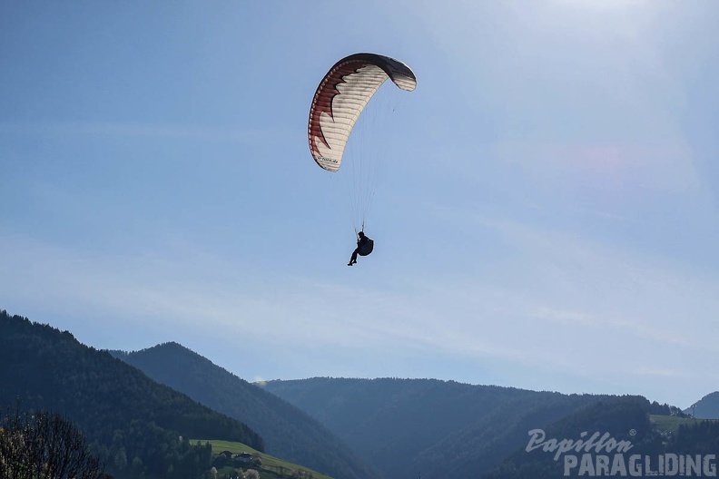 DH18_15_Luesen-Paragliding-330.jpg