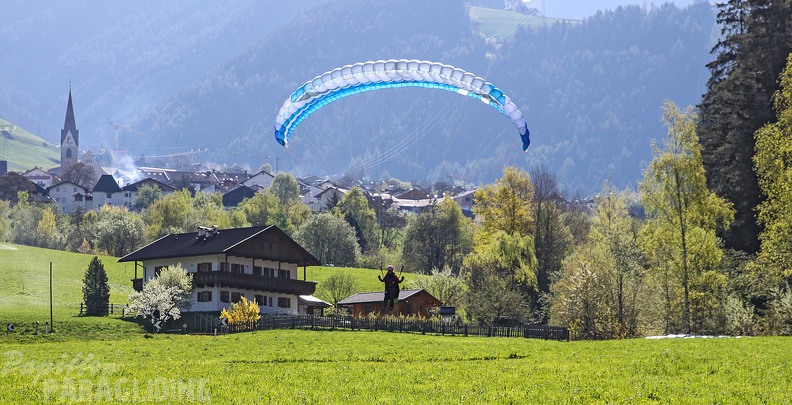 DH18_15_Luesen-Paragliding-343.jpg