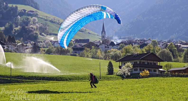 DH18_15_Luesen-Paragliding-344.jpg