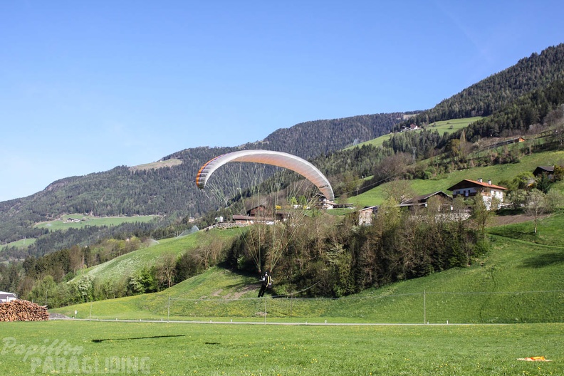 DH18 15 Luesen-Paragliding-355