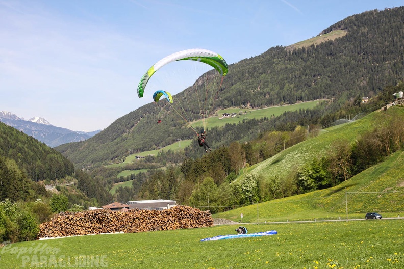 DH18 15 Luesen-Paragliding-361
