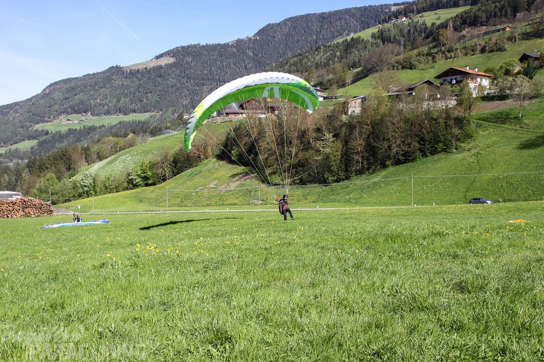 DH18_15_Luesen-Paragliding-364.jpg
