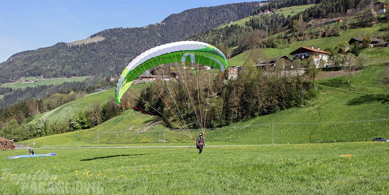 DH18_15_Luesen-Paragliding-365.jpg