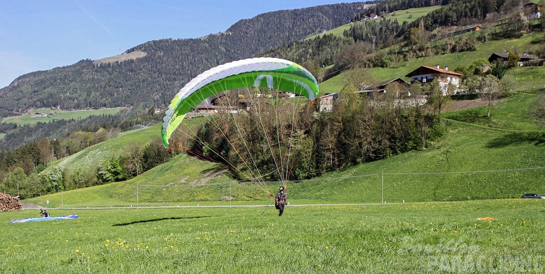 DH18 15 Luesen-Paragliding-365