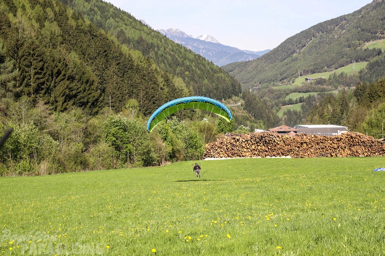 DH18 15 Luesen-Paragliding-368