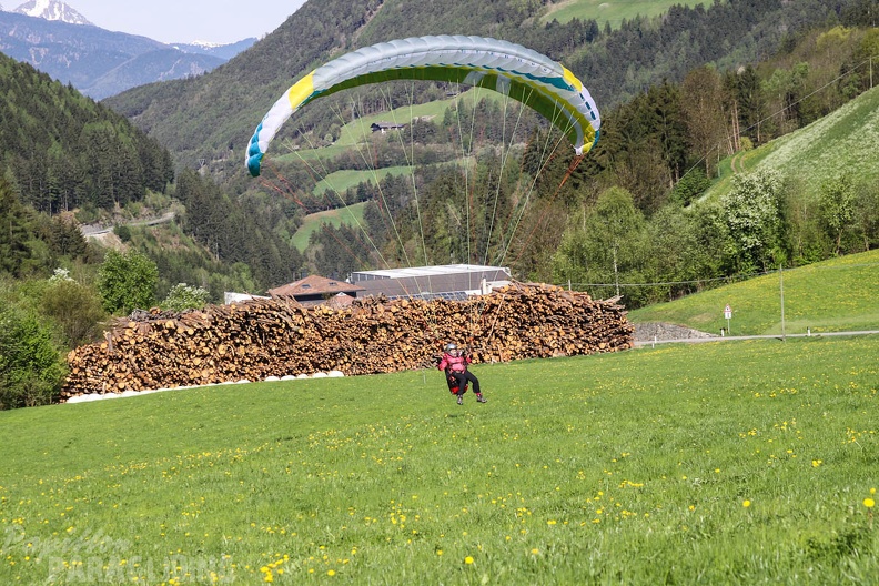 DH18 15 Luesen-Paragliding-374