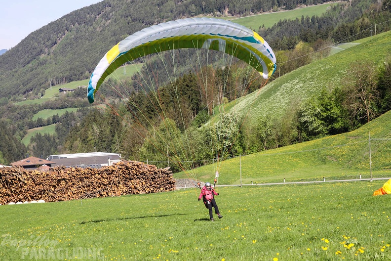 DH18 15 Luesen-Paragliding-375