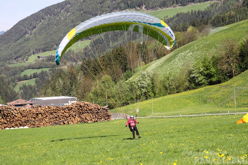 DH18_15_Luesen-Paragliding-375.jpg