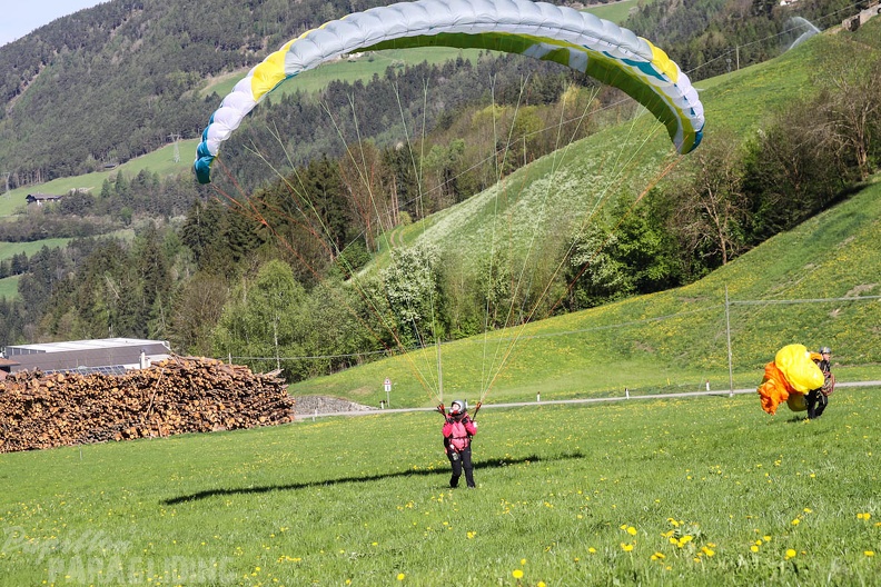 DH18_15_Luesen-Paragliding-376.jpg