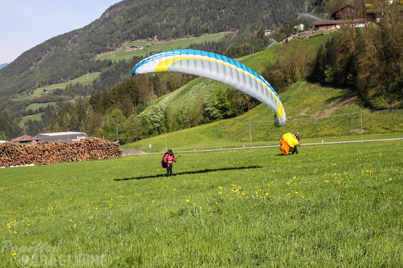 DH18 15 Luesen-Paragliding-377