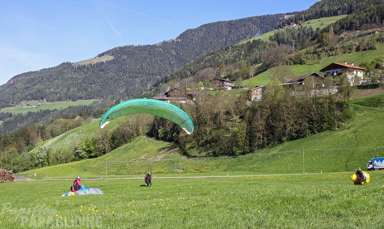 DH18 15 Luesen-Paragliding-381