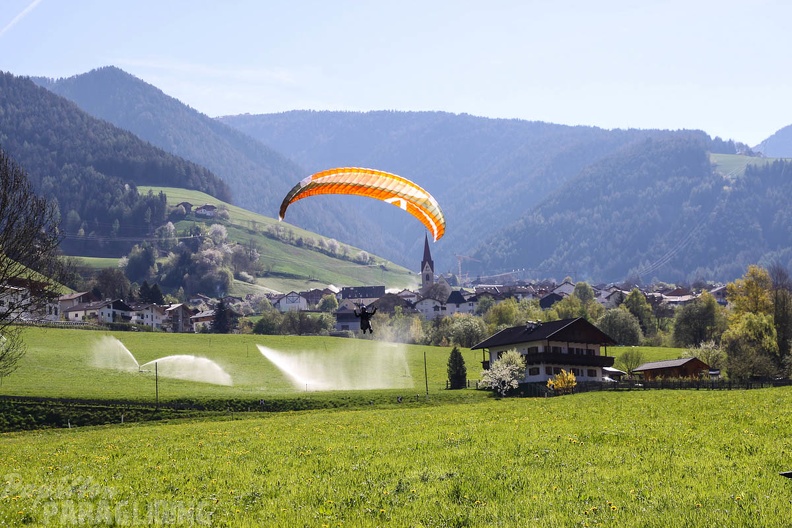 DH18_15_Luesen-Paragliding-387.jpg