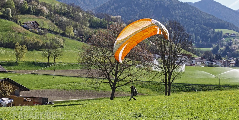 DH18 15 Luesen-Paragliding-402