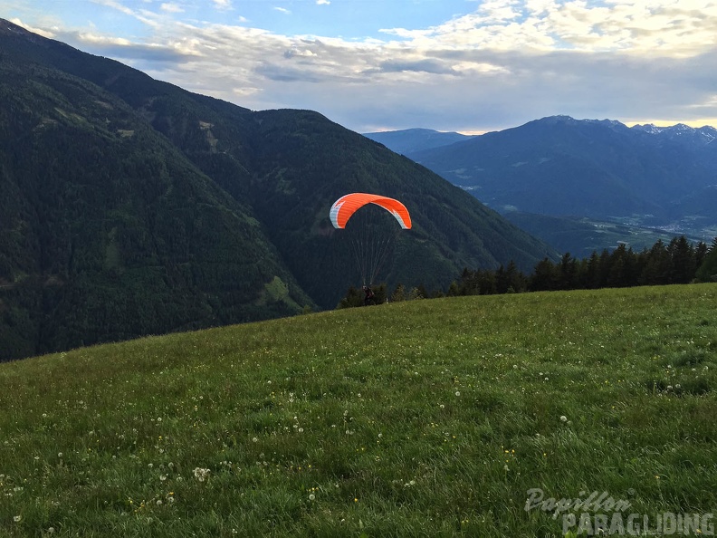 Luesen Paragliding-DH22 15-1021