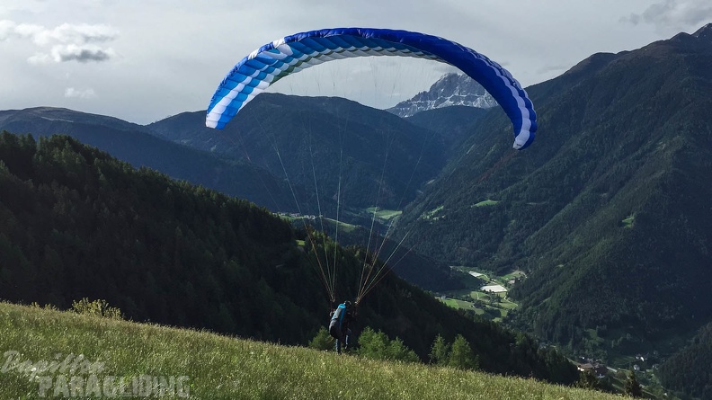 Luesen_Paragliding-DH22_15-1100.jpg