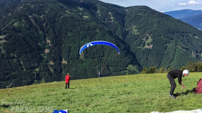 Luesen_Paragliding-DH22_15-1199.jpg