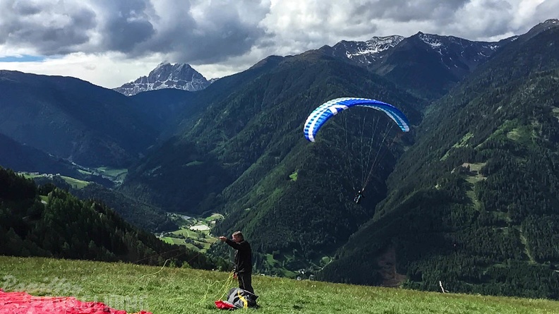 Luesen Paragliding-DH22 15-1257