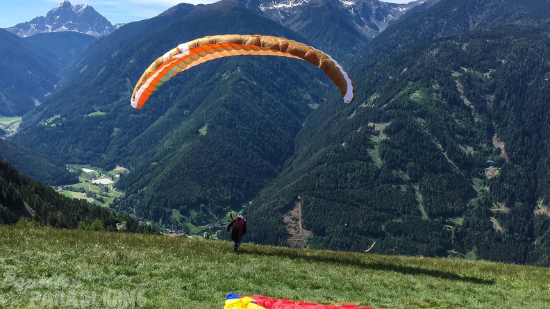 Luesen_Paragliding-DH22_15-1744.jpg