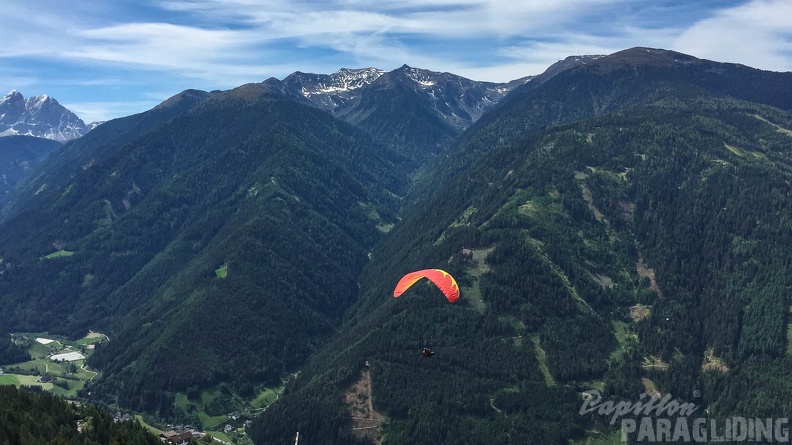 Luesen_Paragliding-DH22_15-1771.jpg