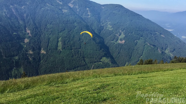 Luesen_Paragliding-DH22_15-1962.jpg