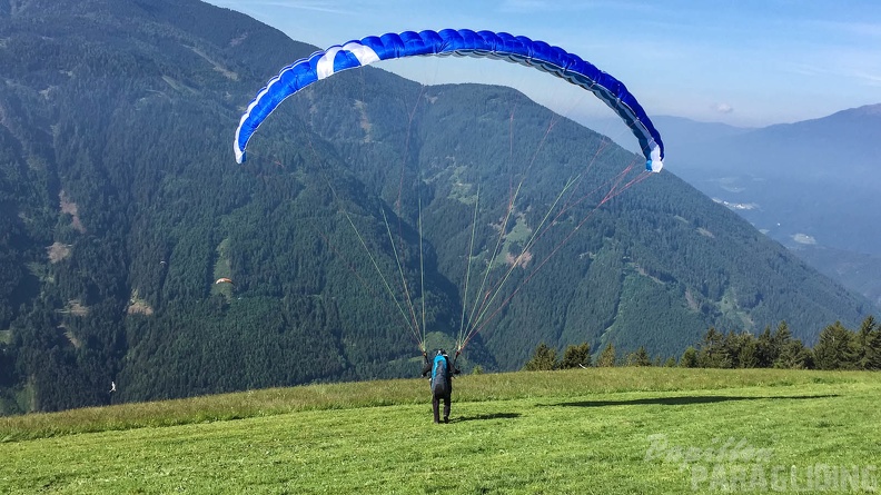 Luesen_Paragliding-DH22_15-1992.jpg