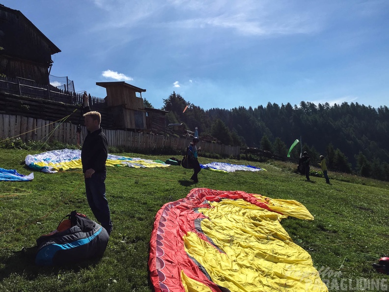 Luesen_Paragliding-DH22_15-2005.jpg