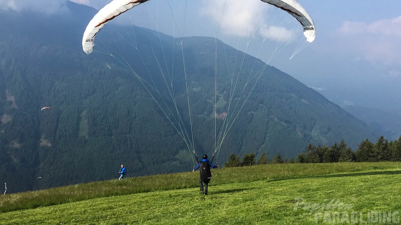 Luesen Paragliding-DH22 15-2196